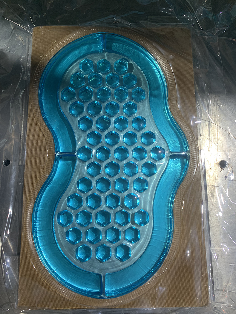 左右滑台高周波熔断机压硅胶医护枕头